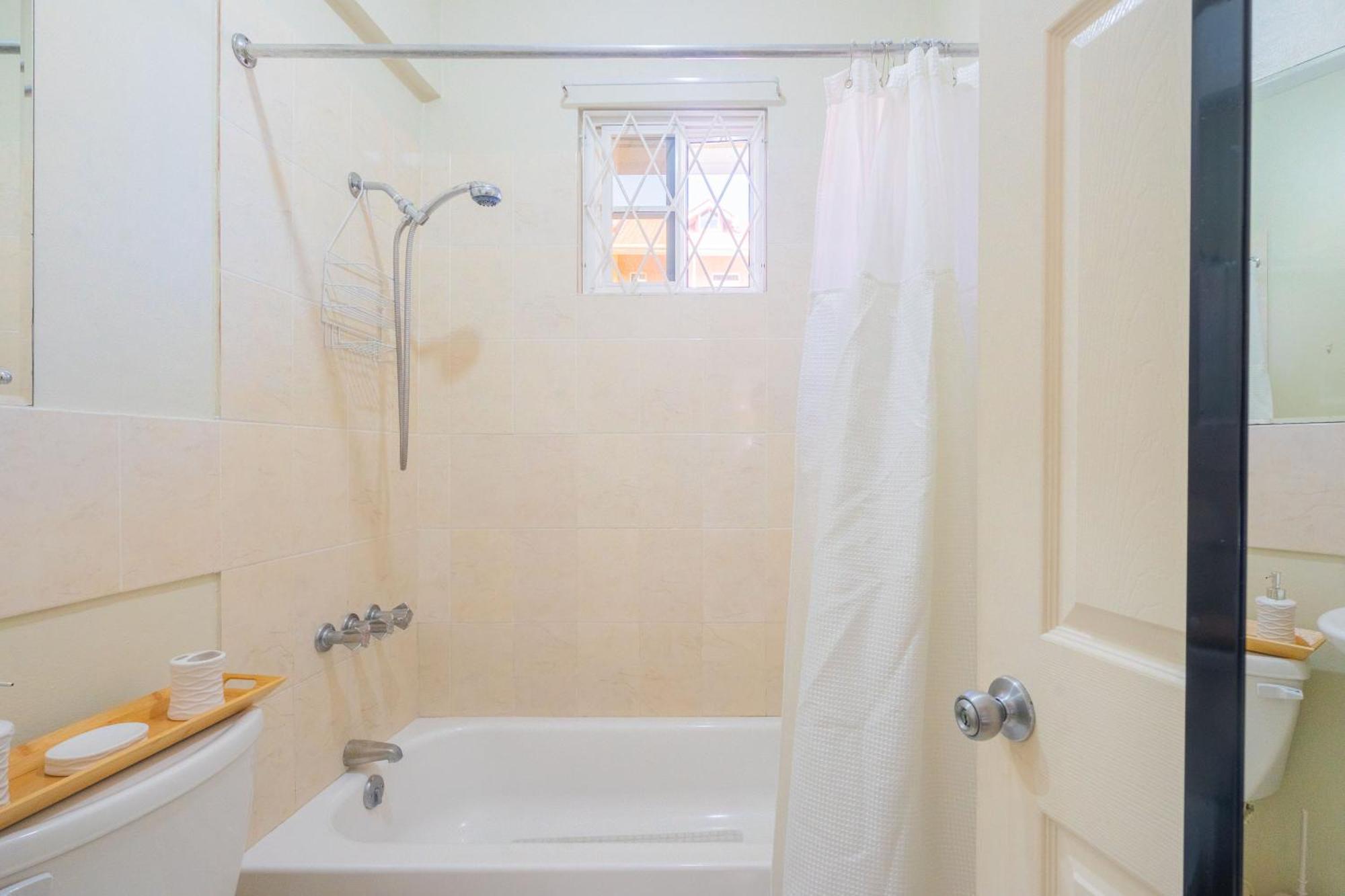 Musgrave Annex- Comfy 1 Bedroom Apartment On The Ground Floor Kingston Zewnętrze zdjęcie